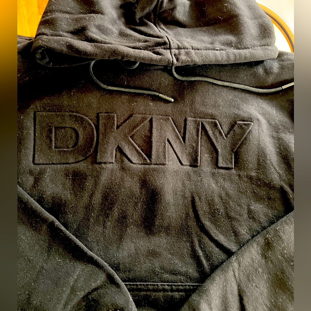 DKNY black HOODIE sweatshirt drawstrings LOGO EMBROIDERED kangaroo pocket men M